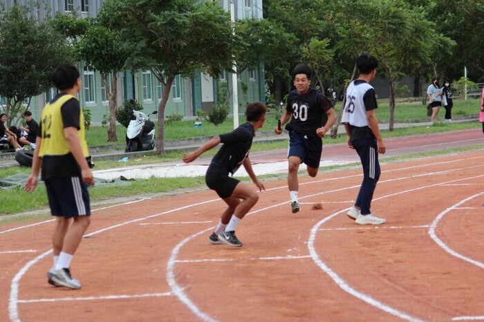 97週年校慶暨運動大會:4X100-01圖片