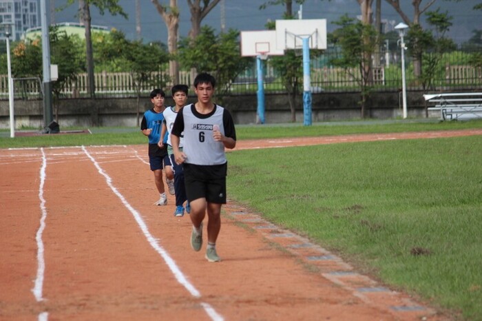 97週年校慶暨運動大會:1500M圖片
