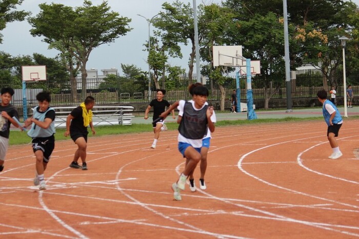 97週年校慶暨運動大會:4X100-02圖片