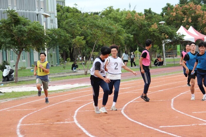 97週年校慶暨運動大會:4X100-02圖片
