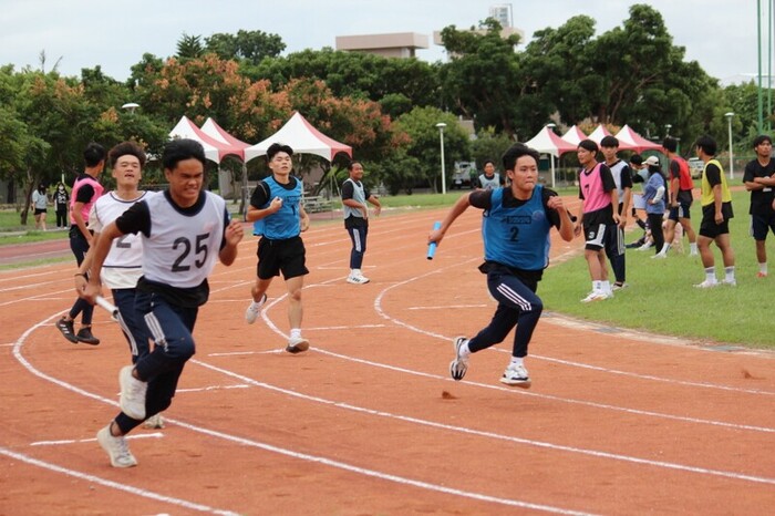 97週年校慶暨運動大會:4X100-02圖片
