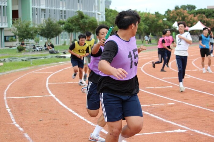 97週年校慶暨運動大會:4X100-02圖片