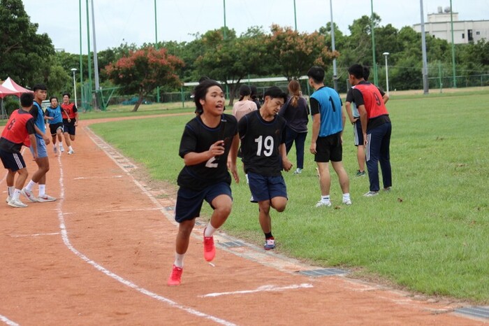 97週年校慶暨運動大會:4X100-02圖片