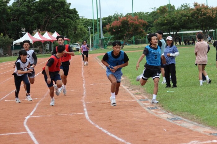 97週年校慶暨運動大會:4X100-02圖片