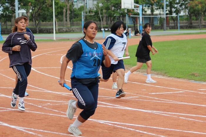 97週年校慶暨運動大會:4X100-02圖片