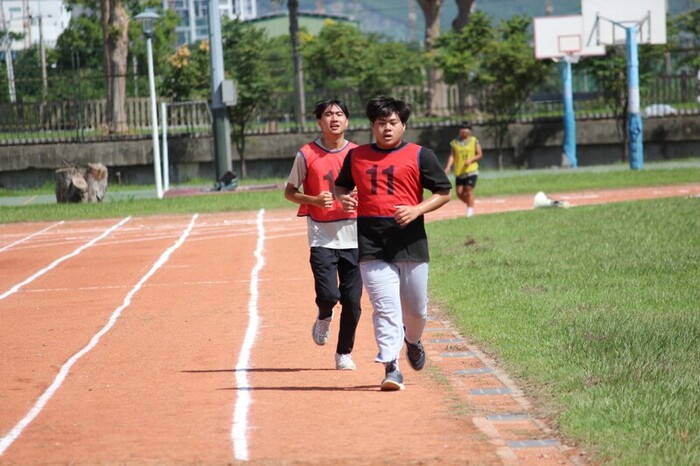 97週年校慶暨運動大會:800M圖片