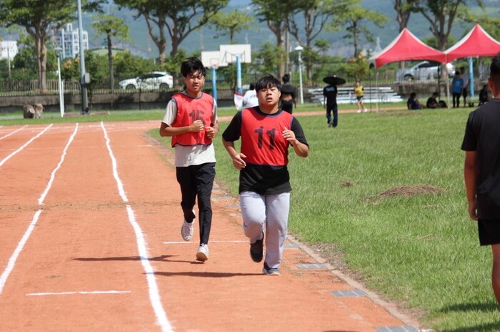 97週年校慶暨運動大會:800M圖片