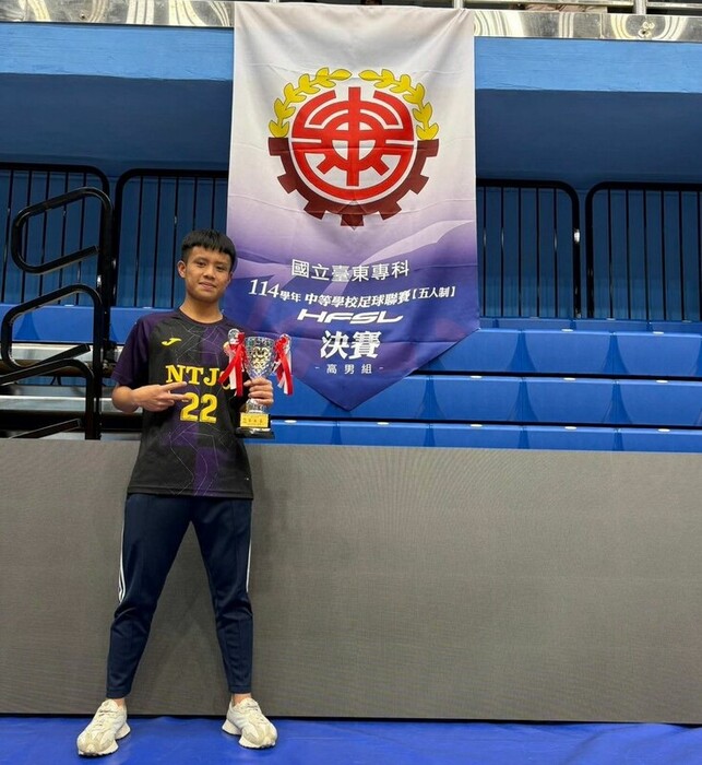足球隊榮獲114學年足球聯賽高男全國第七名圖片