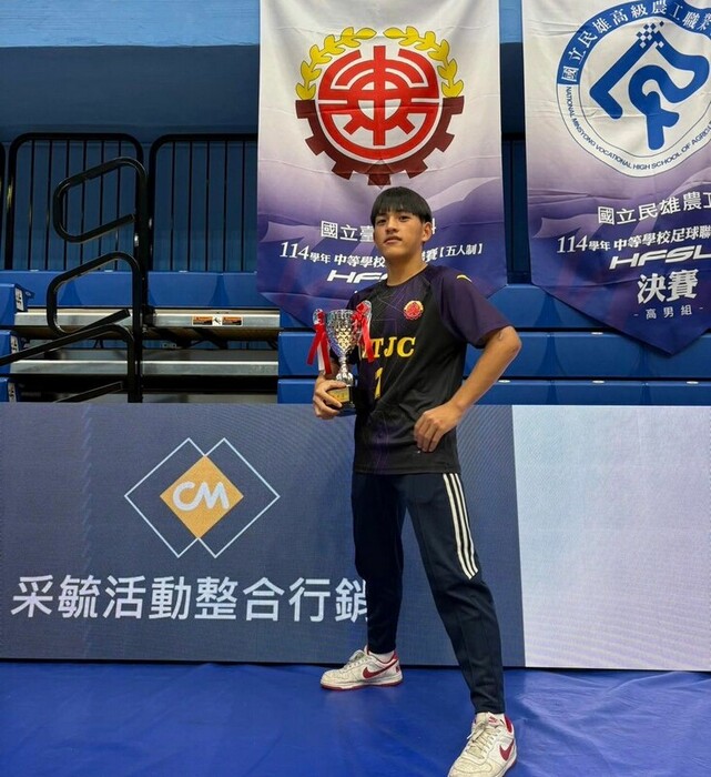 足球隊榮獲114學年足球聯賽高男全國第七名圖片