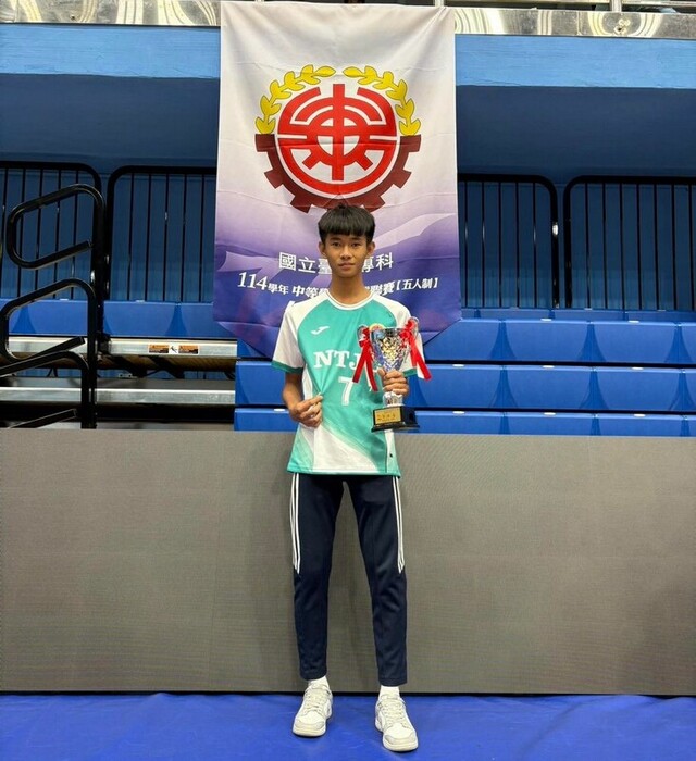 足球隊榮獲114學年足球聯賽高男全國第七名圖片