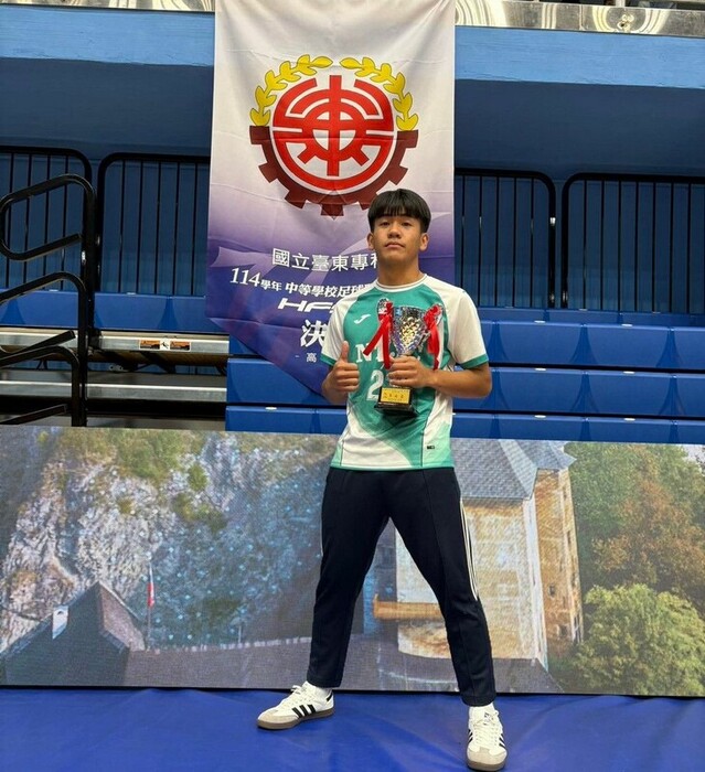 足球隊榮獲114學年足球聯賽高男全國第七名圖片