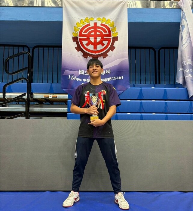 足球隊榮獲114學年足球聯賽高男全國第七名圖片