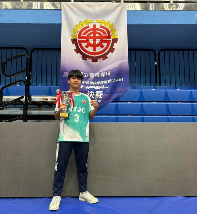 足球隊榮獲114學年足球聯賽高男全國第七名圖片