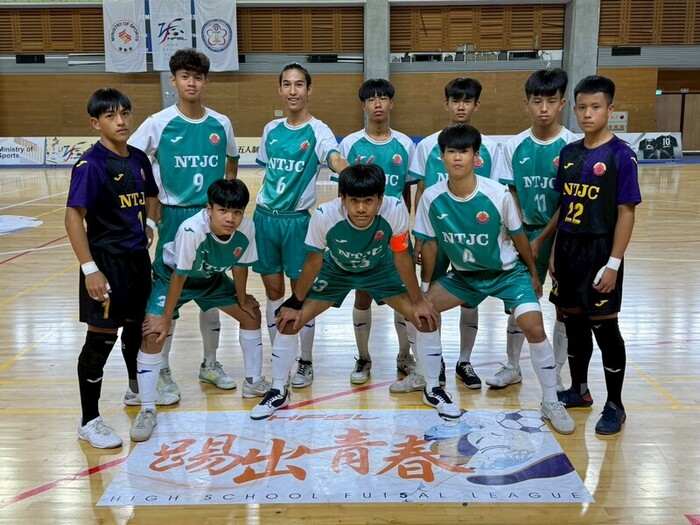 114 學年度高中男子足球聯賽複賽圖片