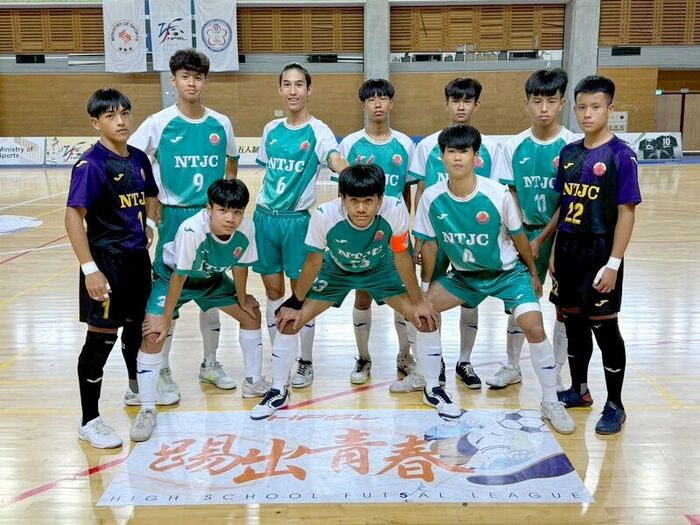 114 學年度高中男子足球聯賽複賽圖片