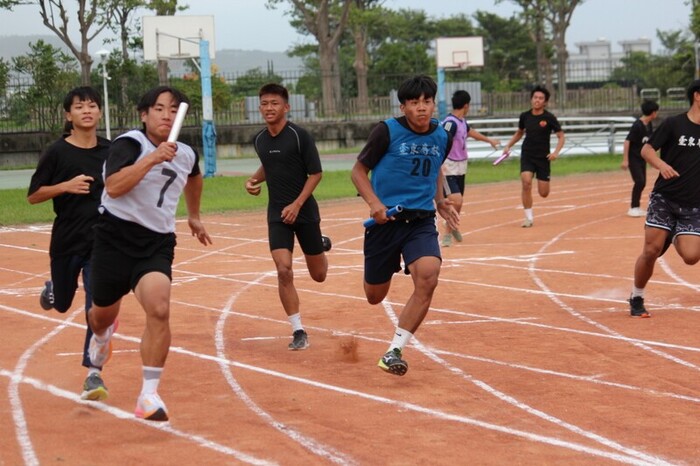 97週年校慶暨運動大會:4X100-03圖片