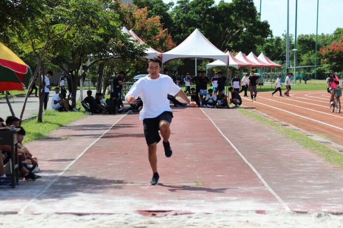 97週年校慶暨運動大會:跳遠圖片