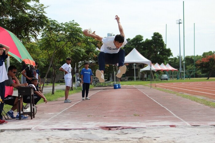 97週年校慶暨運動大會:跳遠圖片