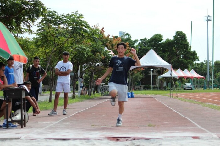 97週年校慶暨運動大會:跳遠圖片