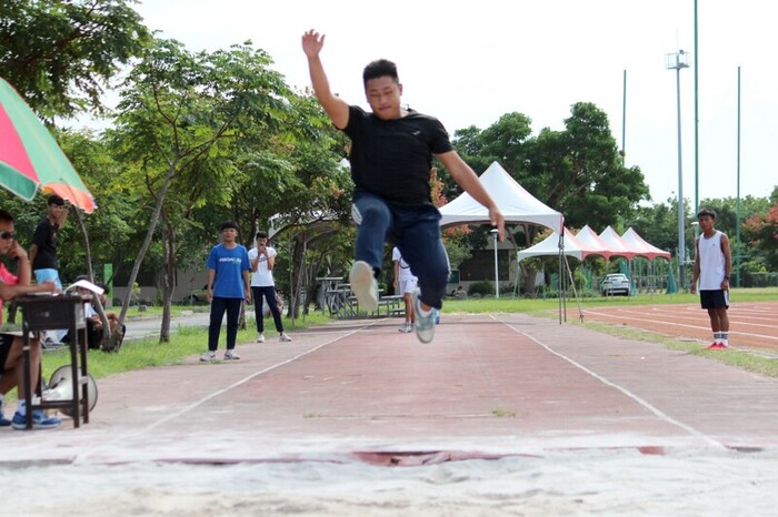 97週年校慶暨運動大會:跳遠圖片