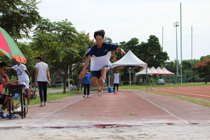 97週年校慶暨運動大會:跳遠圖片