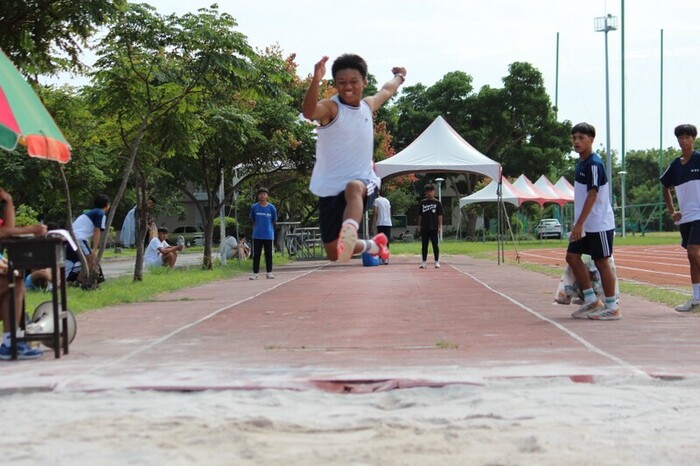 97週年校慶暨運動大會:跳遠圖片