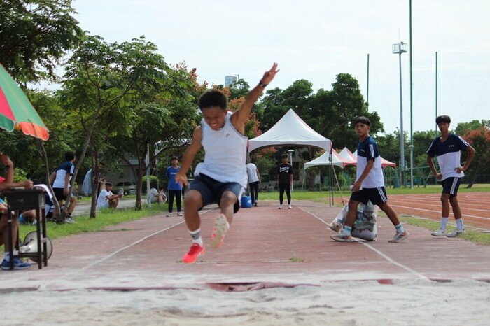 97週年校慶暨運動大會:跳遠圖片