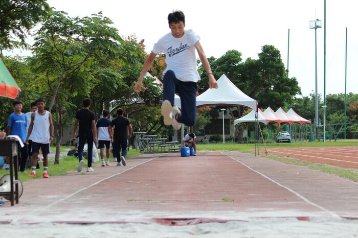 97週年校慶暨運動大會:跳遠圖片