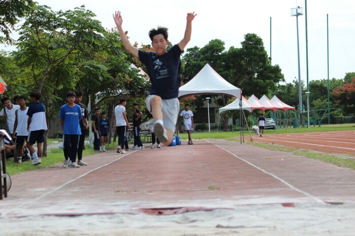 97週年校慶暨運動大會:跳遠圖片