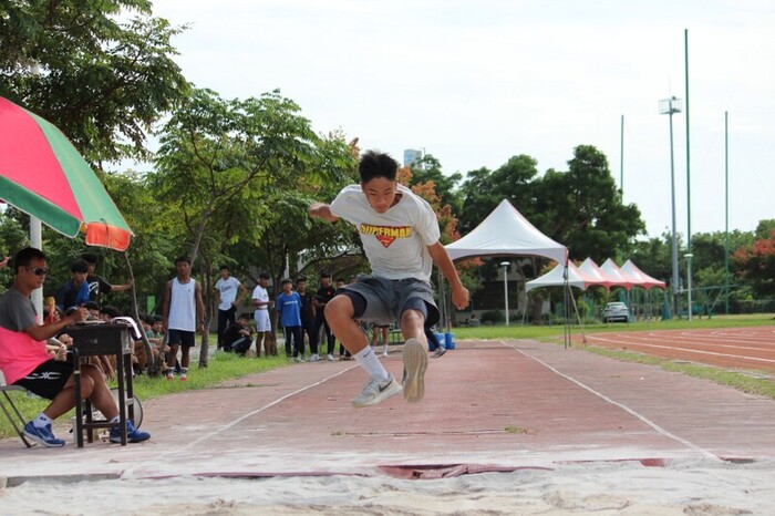97週年校慶暨運動大會:跳遠圖片
