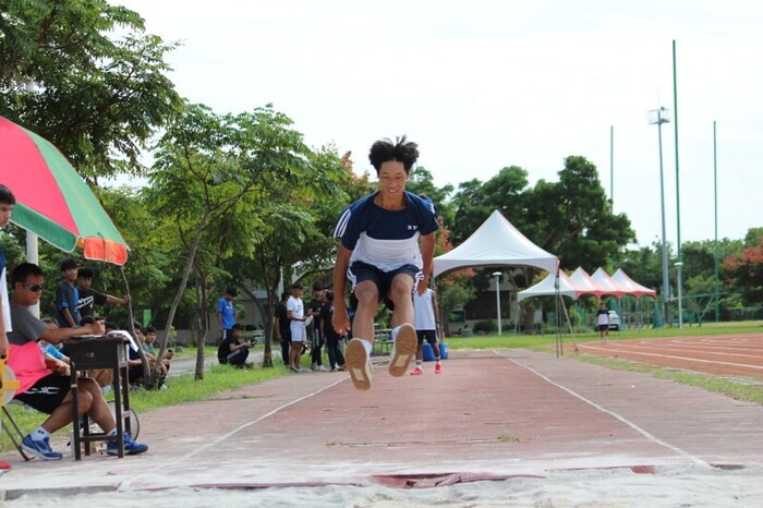 97週年校慶暨運動大會:跳遠圖片