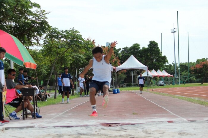 97週年校慶暨運動大會:跳遠圖片