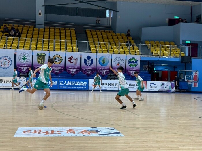 114 學年度高中男子足球聯賽決賽圖片