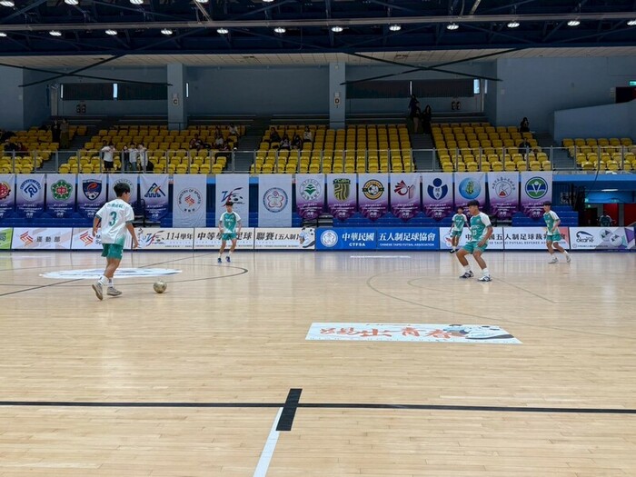 114 學年度高中男子足球聯賽決賽圖片