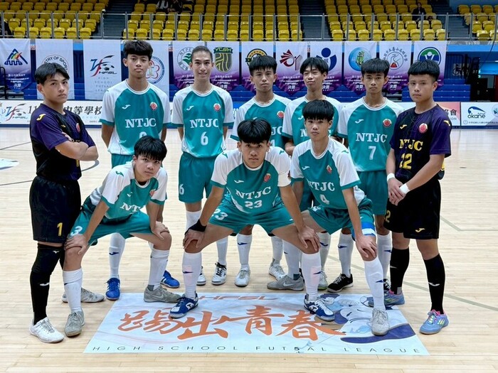 114 學年度高中男子足球聯賽決賽圖片