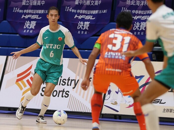 114 學年度高中男子足球聯賽決賽圖片