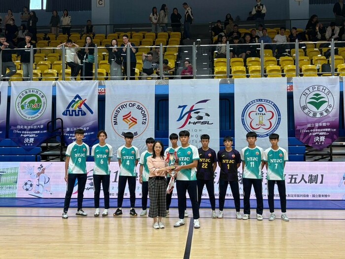 114 學年度高中男子足球聯賽決賽圖片