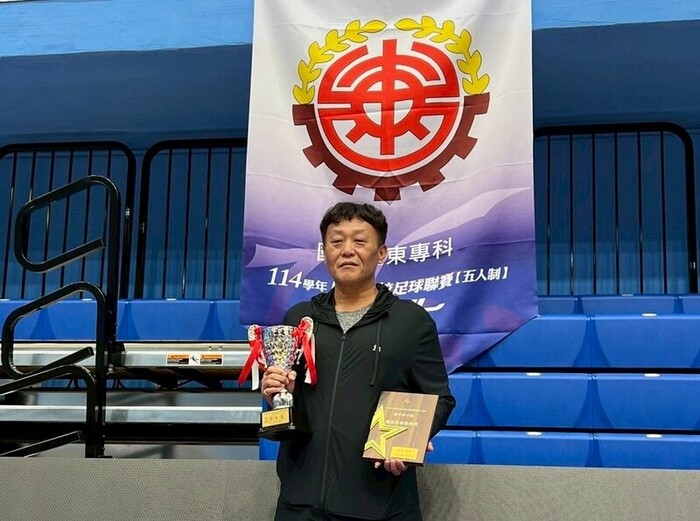 114 學年度高中男子足球聯賽決賽圖片