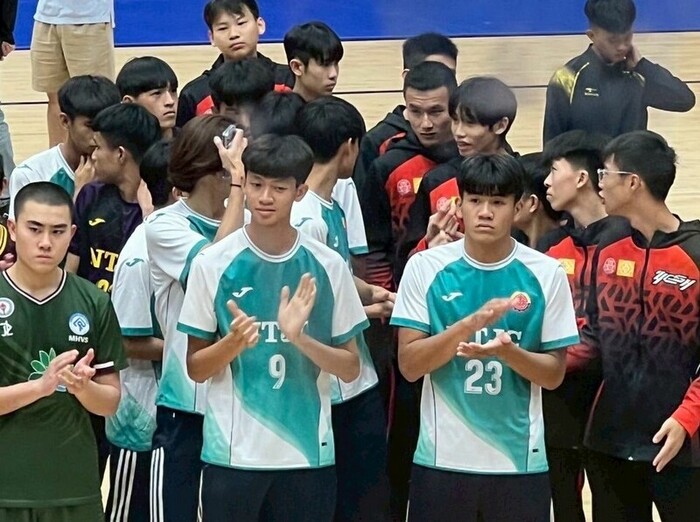 114 學年度高中男子足球聯賽決賽圖片