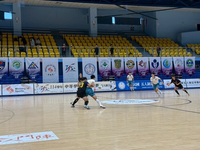 114 學年度高中男子足球聯賽決賽圖片