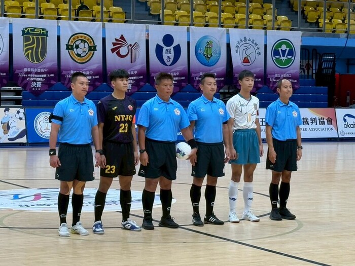 114 學年度高中男子足球聯賽決賽圖片