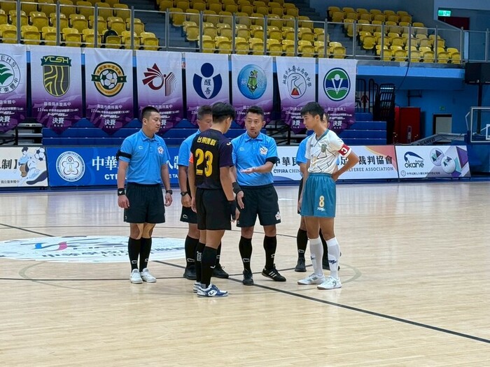 114 學年度高中男子足球聯賽決賽圖片