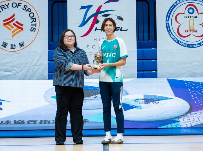 114 學年度高中男子足球聯賽決賽圖片