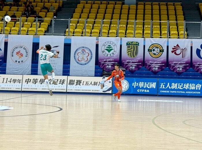 114 學年度高中男子足球聯賽決賽圖片