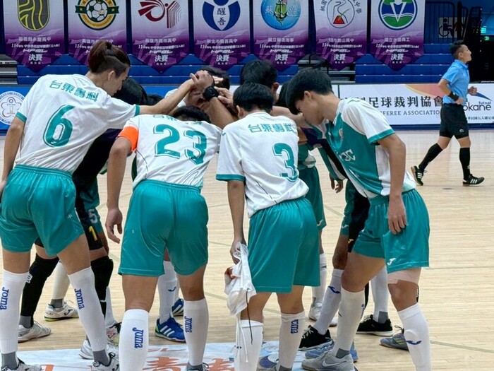 114 學年度高中男子足球聯賽決賽圖片