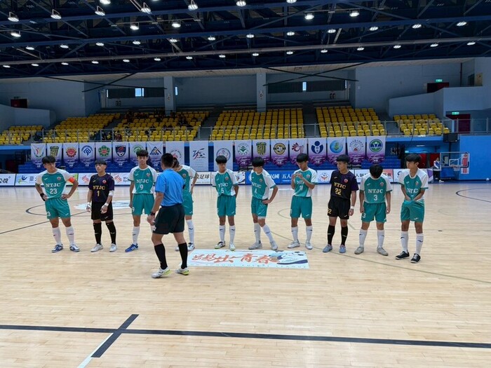 114 學年度高中男子足球聯賽決賽圖片