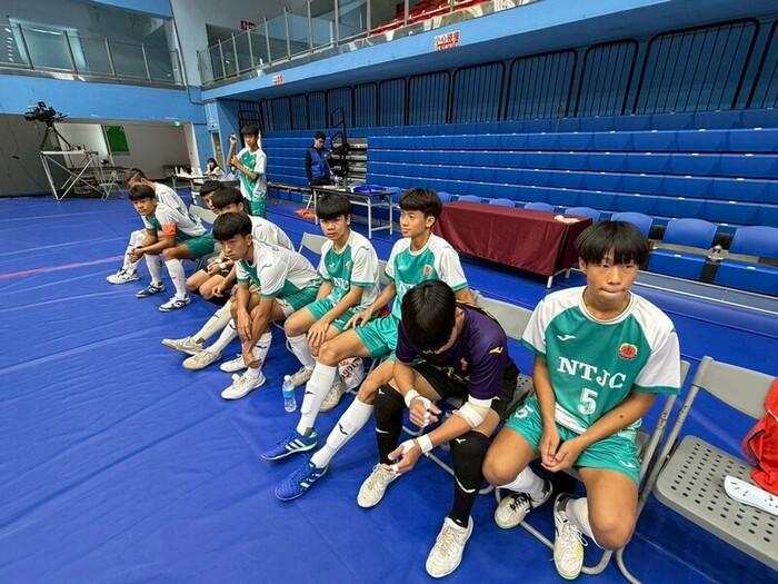 114 學年度高中男子足球聯賽決賽圖片