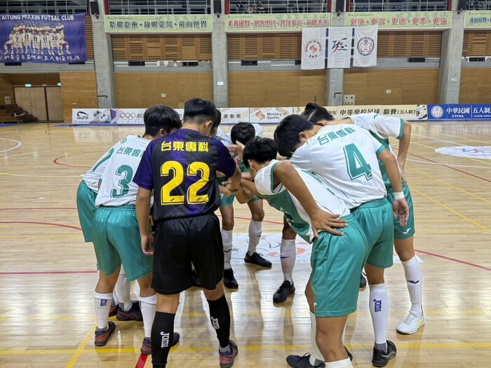 114 學年度高中足球聯賽預賽圖片