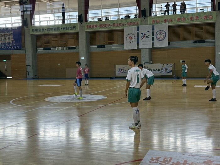 114 學年度高中足球聯賽預賽圖片