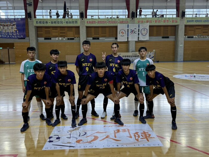 114 學年度高中足球聯賽預賽圖片